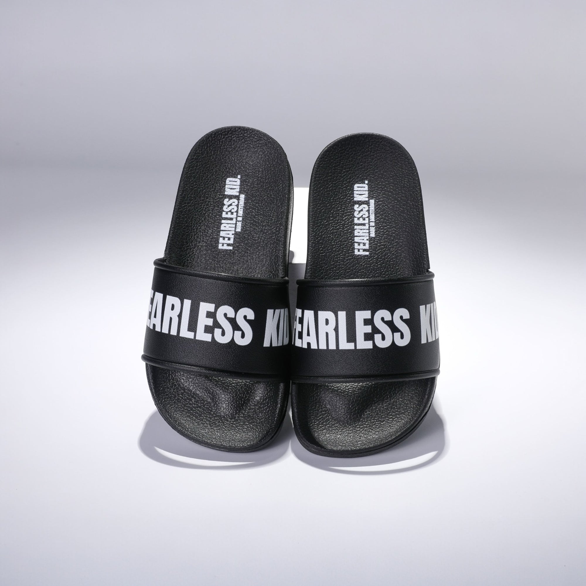 FEARLESS KID. Slides Black