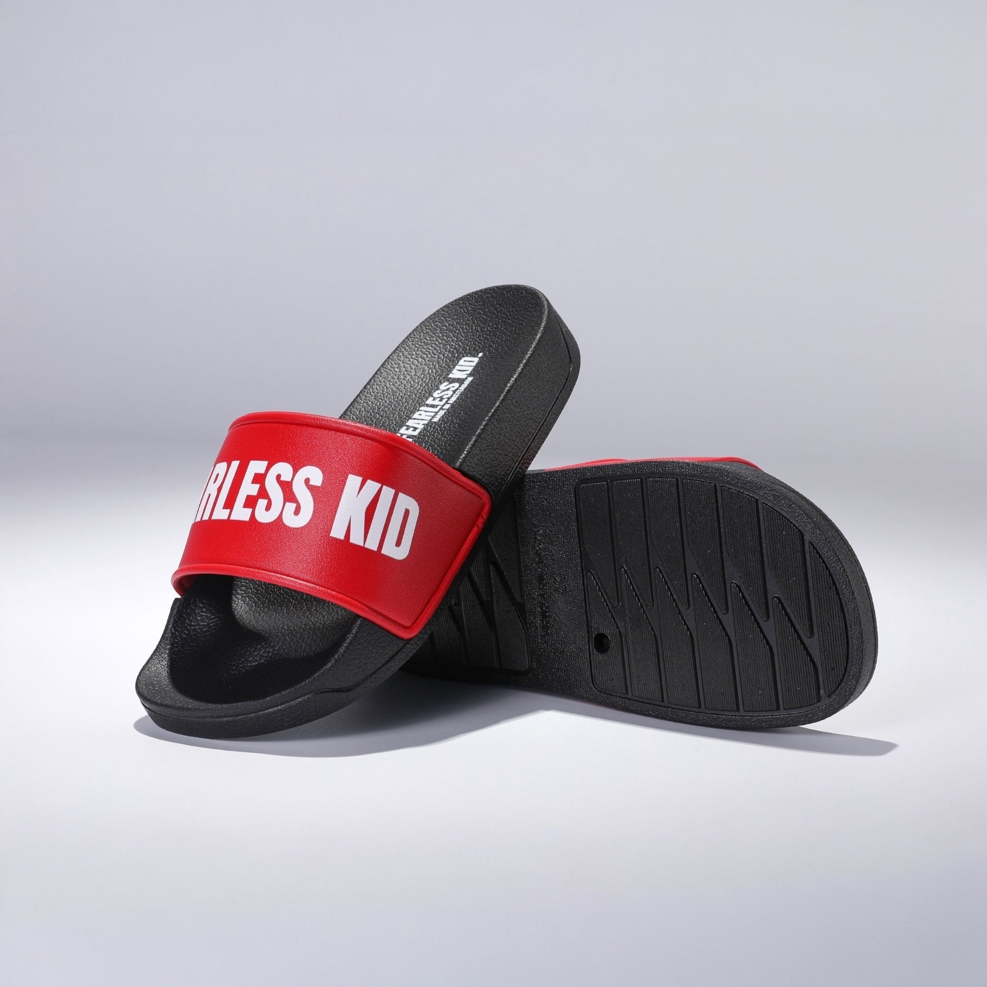 FEARLESS KID. Slides Red