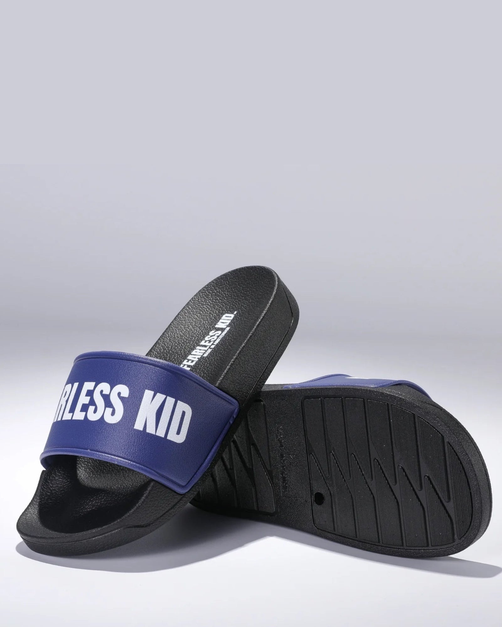 Combi-Wins Slides + Socks