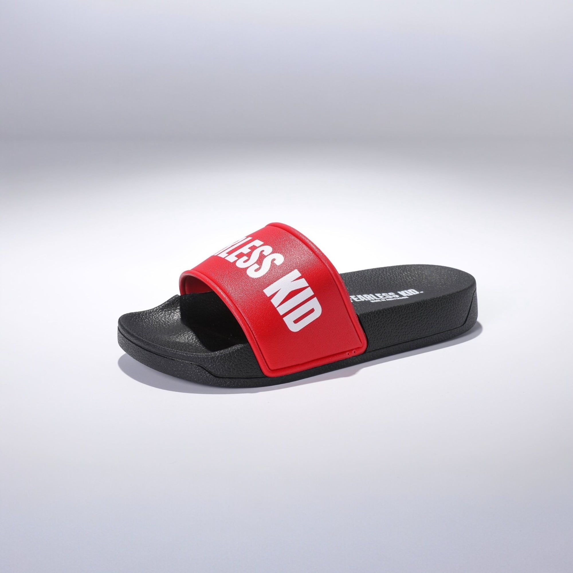 FEARLESS KID. Slides Red